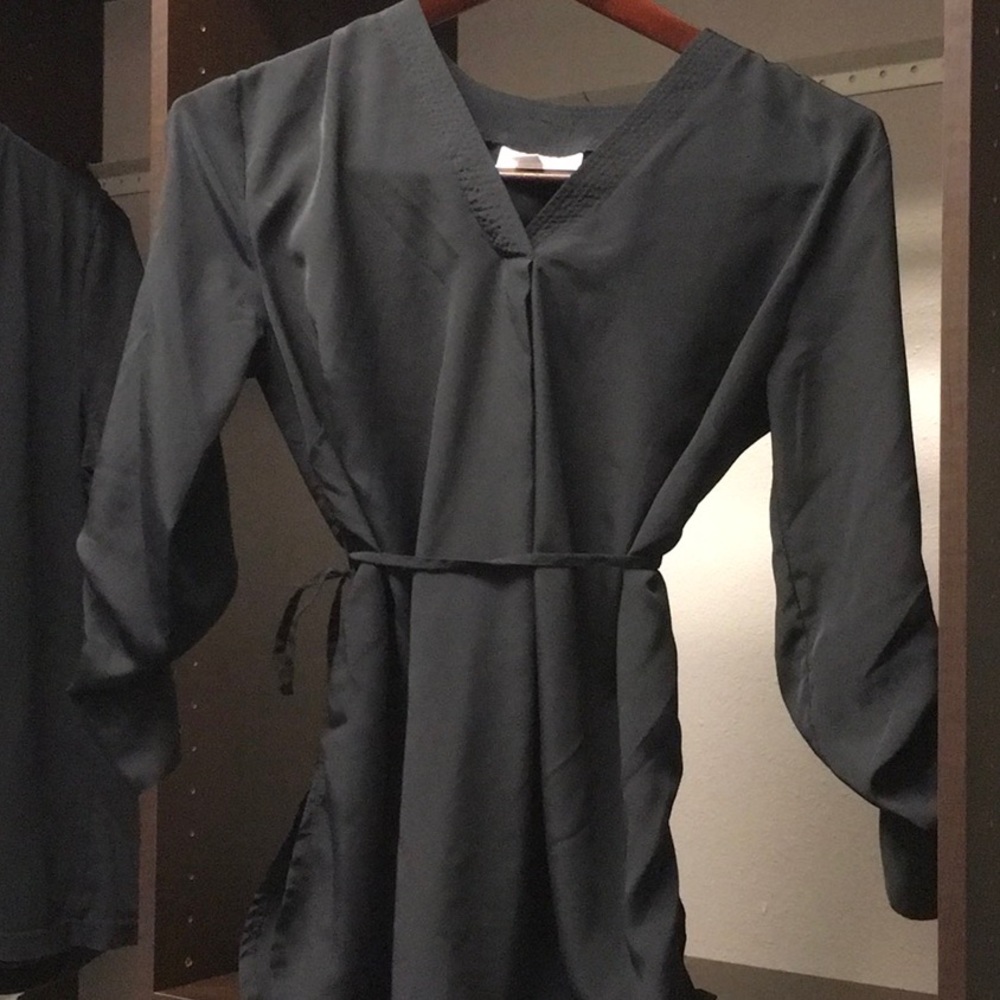Motherhood Black tunic style blouse Small